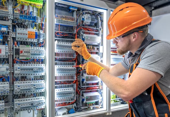 Tablero eléctrico de control y fuerza para operación de equipos industriales Miraya Electric